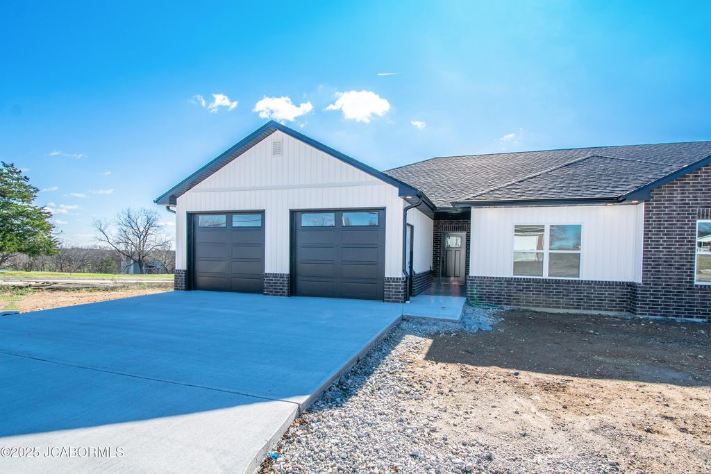 7012 RTE M, Jefferson City, MO 65101