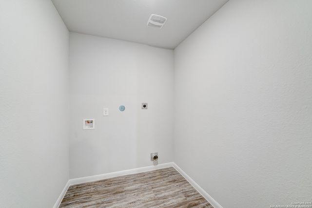 305 Mariposa Circle, Kenedy, TX 78119