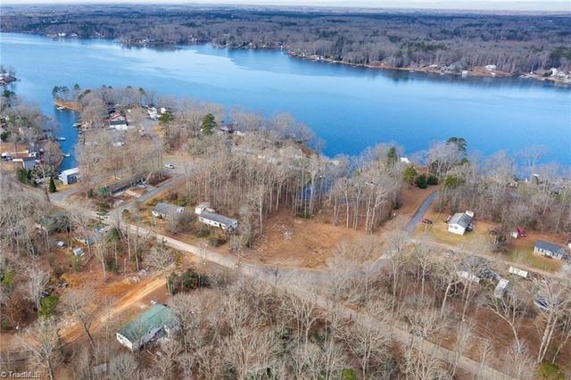 111 Waterway Drive, Lexington, NC 27292
