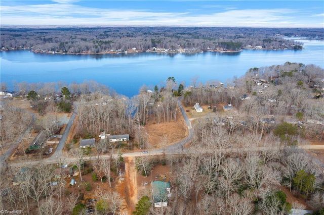 111 Waterway Drive, Lexington, NC 27292