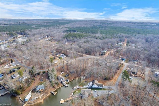 111 Waterway Drive, Lexington, NC 27292