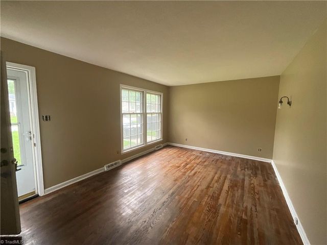 3118 Shallowford Drive, Greensboro, NC 27406