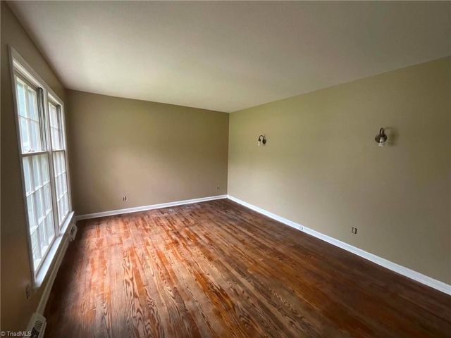 3118 Shallowford Drive, Greensboro, NC 27406