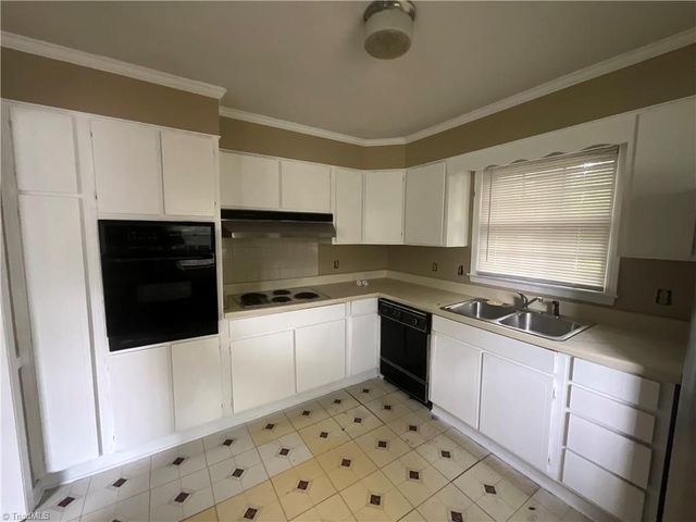3118 Shallowford Drive, Greensboro, NC 27406