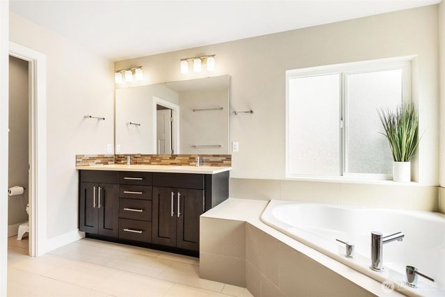 1222 198th Place SE, Bothell, WA 98012