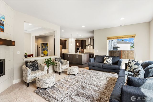 1222 198th Place SE, Bothell, WA 98012
