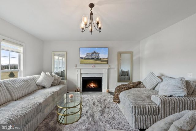 14890 FALCONAIRE PL, Leesburg, VA 20176