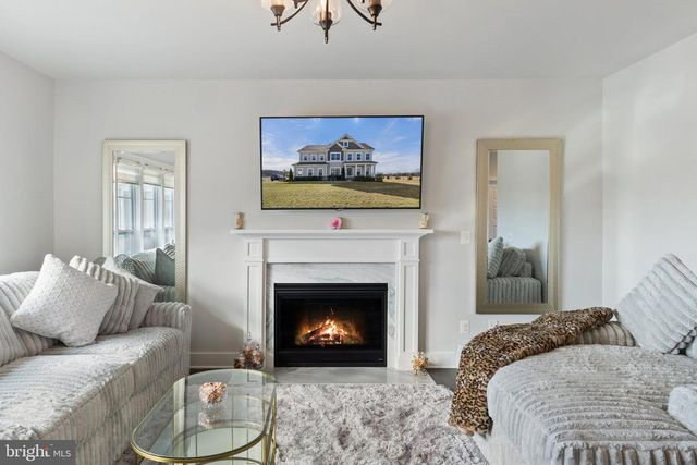 14890 FALCONAIRE PL, Leesburg, VA 20176