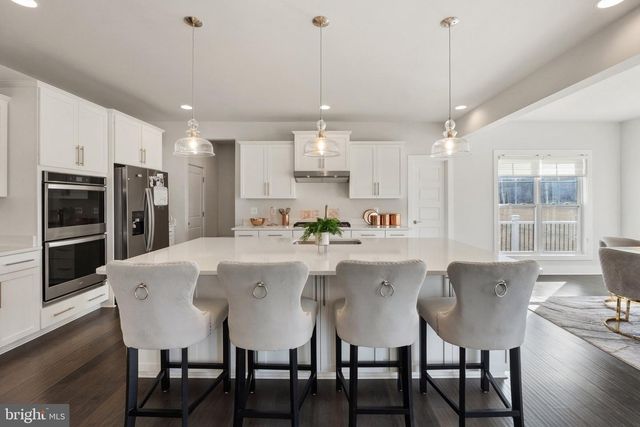 14890 FALCONAIRE PL, Leesburg, VA 20176