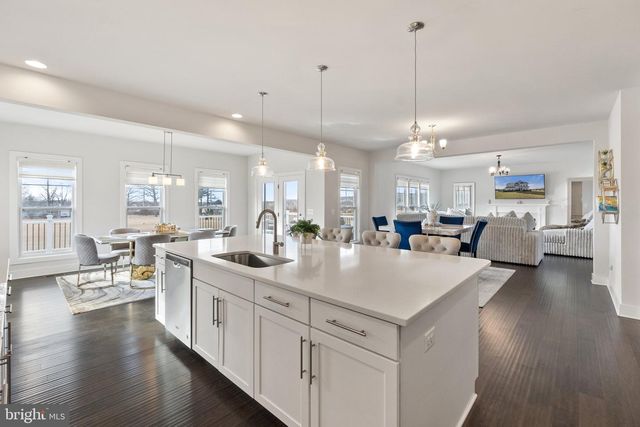 14890 FALCONAIRE PL, Leesburg, VA 20176