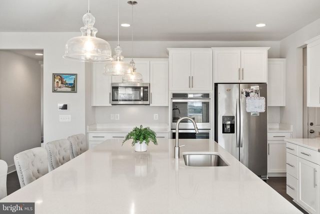 14890 FALCONAIRE PL, Leesburg, VA 20176