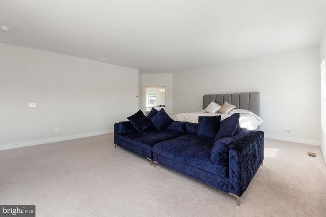 14890 FALCONAIRE PL, Leesburg, VA 20176