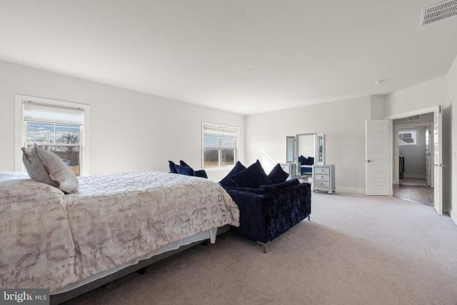 14890 FALCONAIRE PL, Leesburg, VA 20176