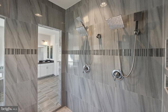 14890 FALCONAIRE PL, Leesburg, VA 20176