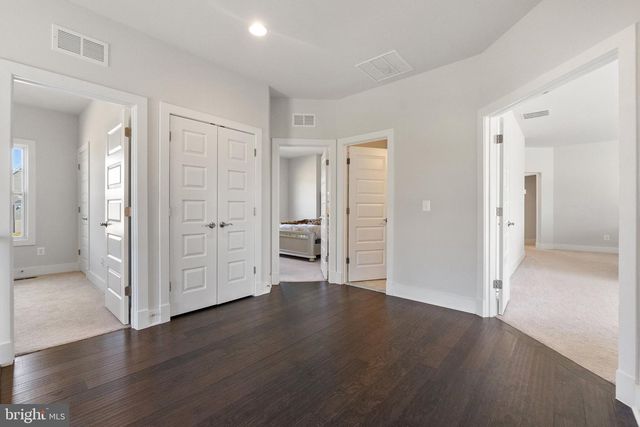 14890 FALCONAIRE PL, Leesburg, VA 20176