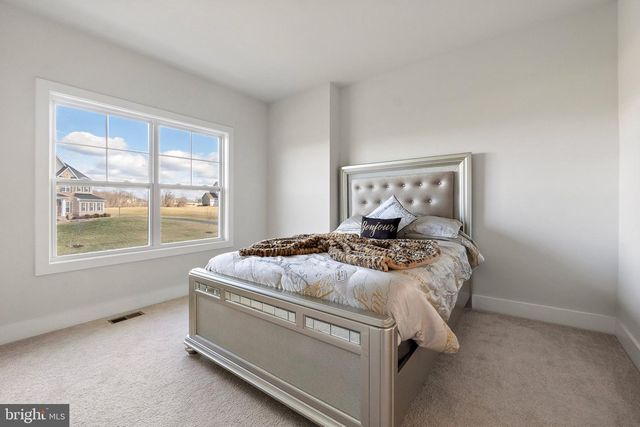 14890 FALCONAIRE PL, Leesburg, VA 20176