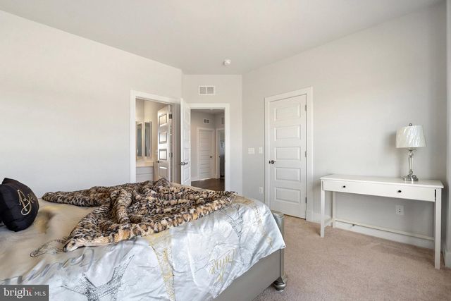 14890 FALCONAIRE PL, Leesburg, VA 20176