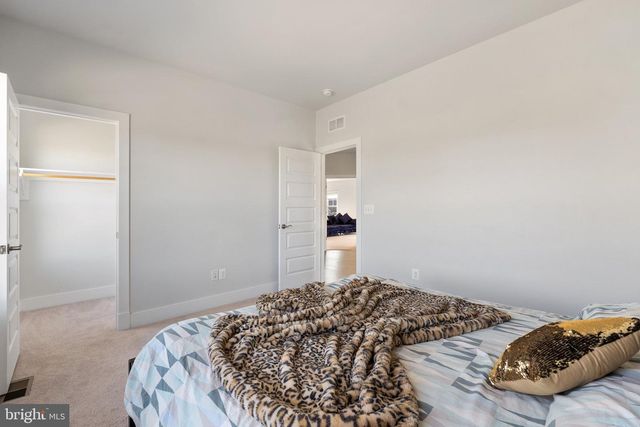 14890 FALCONAIRE PL, Leesburg, VA 20176