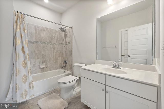 14890 FALCONAIRE PL, Leesburg, VA 20176