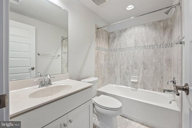 14890 FALCONAIRE PL, Leesburg, VA 20176