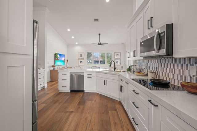 15705 Meadow Wood Drive, Wellington, FL 33414