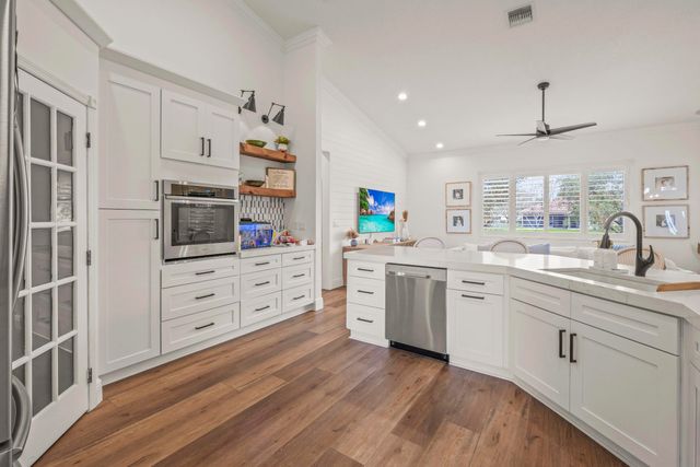 15705 Meadow Wood Drive, Wellington, FL 33414