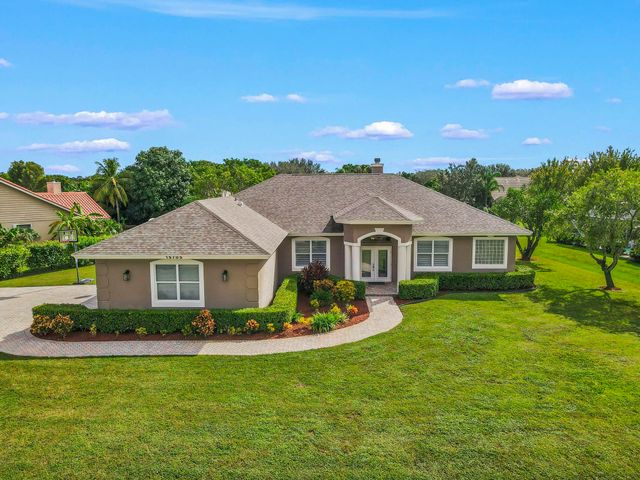 15705 Meadow Wood Drive, Wellington, FL 33414
