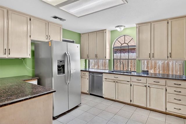 2205 Savoy St, Corpus Christi, TX 78414