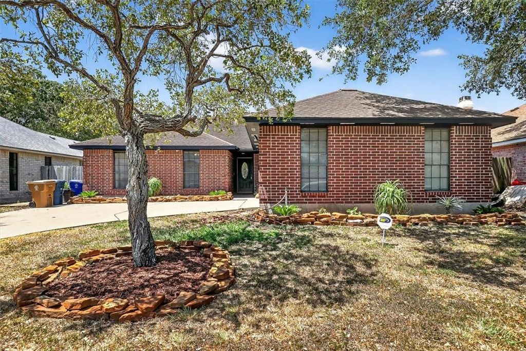 2205 Savoy St, Corpus Christi, TX 78414