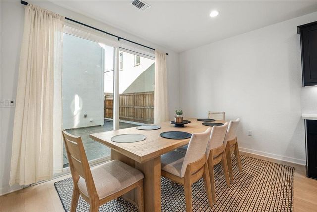 17552 Morning View Dr, Lathrop, CA 95330