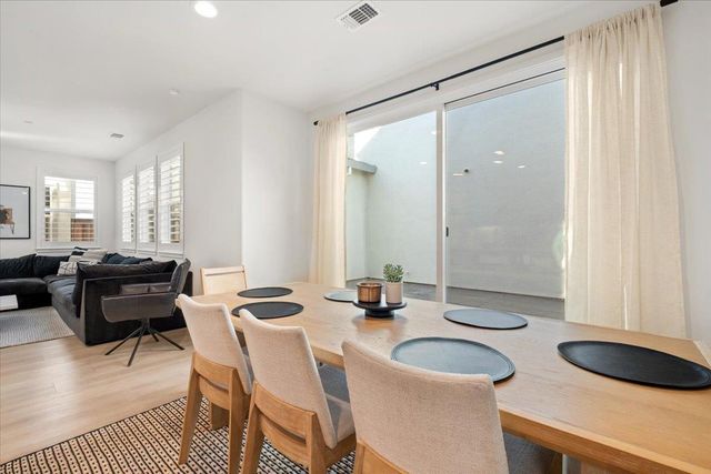 17552 Morning View Dr, Lathrop, CA 95330