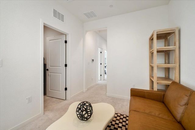 17552 Morning View Dr, Lathrop, CA 95330