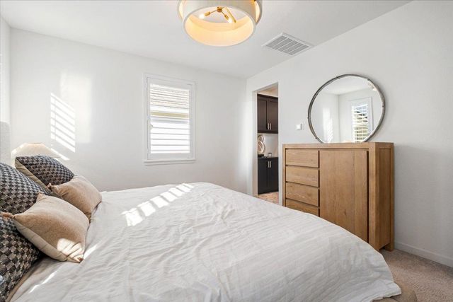 17552 Morning View Dr, Lathrop, CA 95330