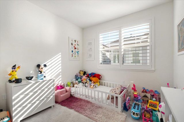 17552 Morning View Dr, Lathrop, CA 95330