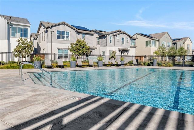 17552 Morning View Dr, Lathrop, CA 95330