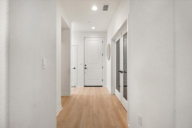 17552 Morning View Dr, Lathrop, CA 95330