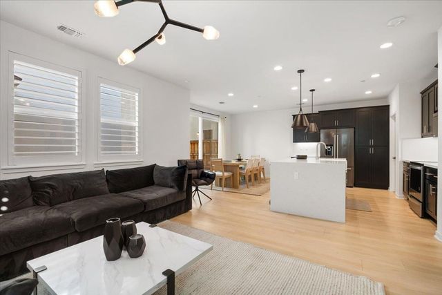 17552 Morning View Dr, Lathrop, CA 95330