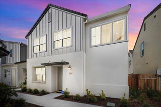 17552 Morning View Dr, Lathrop, CA 95330