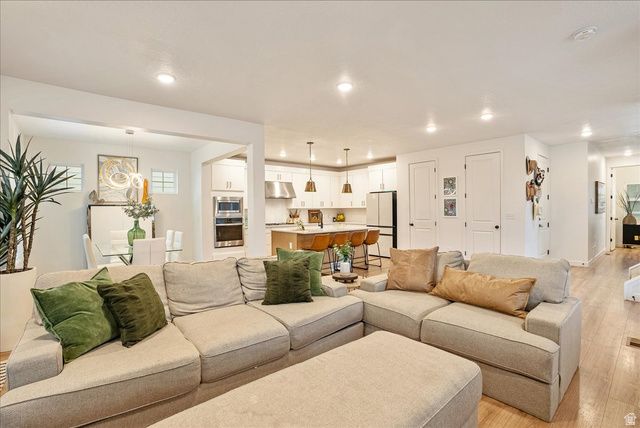 6706 W SKIP ROCK RD, South Jordan, UT 84009