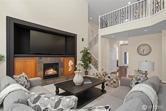 810 195th Avenue E, Lake Tapps, WA 98391