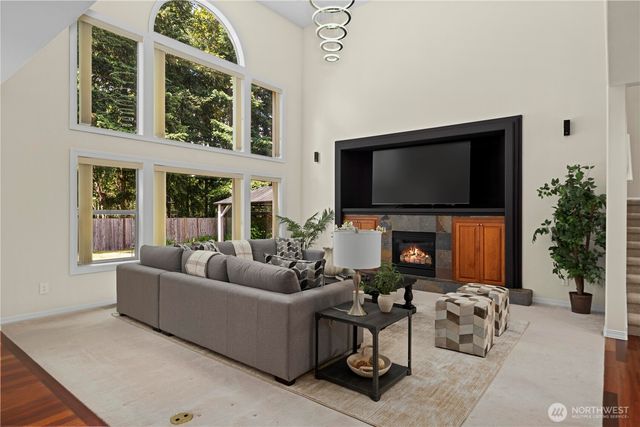 810 195th Avenue E, Lake Tapps, WA 98391