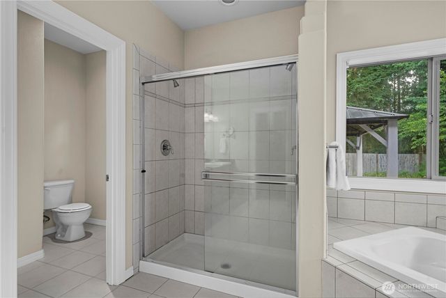 810 195th Avenue E, Lake Tapps, WA 98391