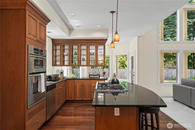810 195th Avenue E, Lake Tapps, WA 98391