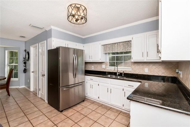 3016 Lindholm Drive E, Mobile, AL 36693