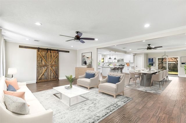 704 W Murrill Avenue, Baytown, TX 77520