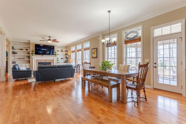 6177 Pembrooke Drive, Newburgh, IN 47630