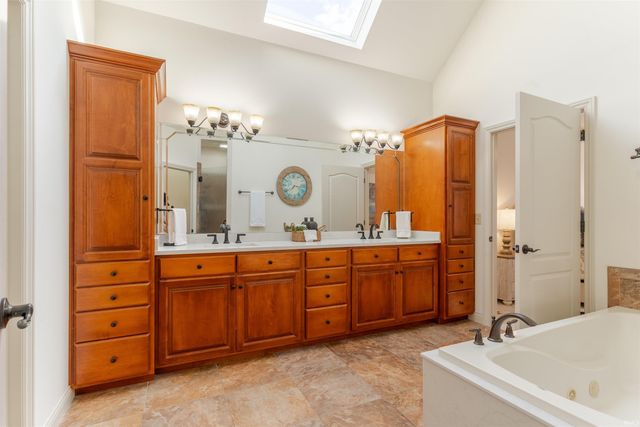 6177 Pembrooke Drive, Newburgh, IN 47630