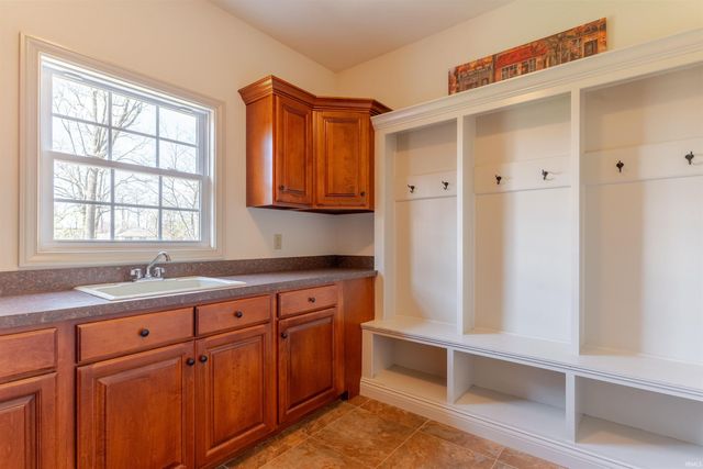 6177 Pembrooke Drive, Newburgh, IN 47630