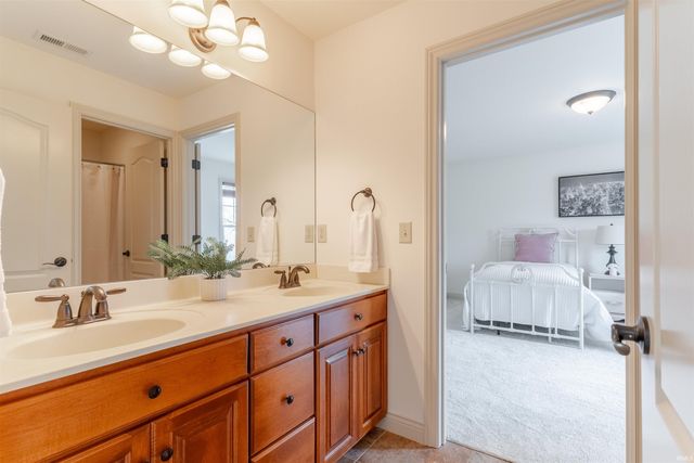 6177 Pembrooke Drive, Newburgh, IN 47630