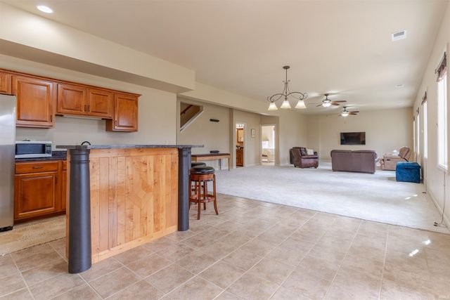 6177 Pembrooke Drive, Newburgh, IN 47630